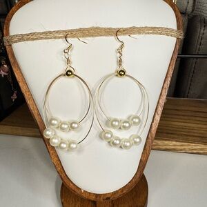Amelia (Elegant Gold and Pearl Hoop Earrings)